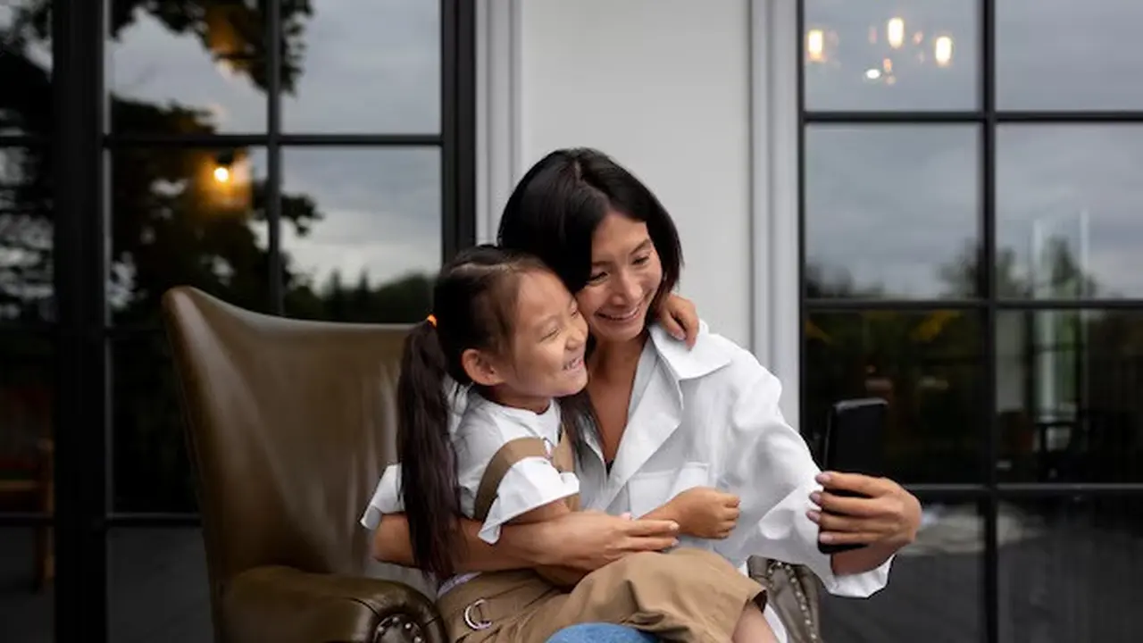 Kelebihan lainnya adalah mengembangkan rasa tanggung jawab pada anak.