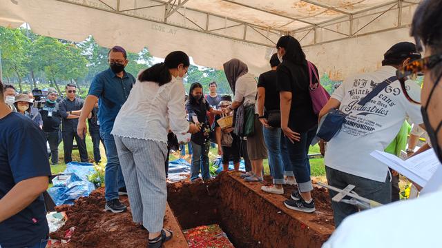 Angela Hindriati Wahyuningsih, korban mutilasi di Bekasi dimakamkan, Kamis (12/1/2023).