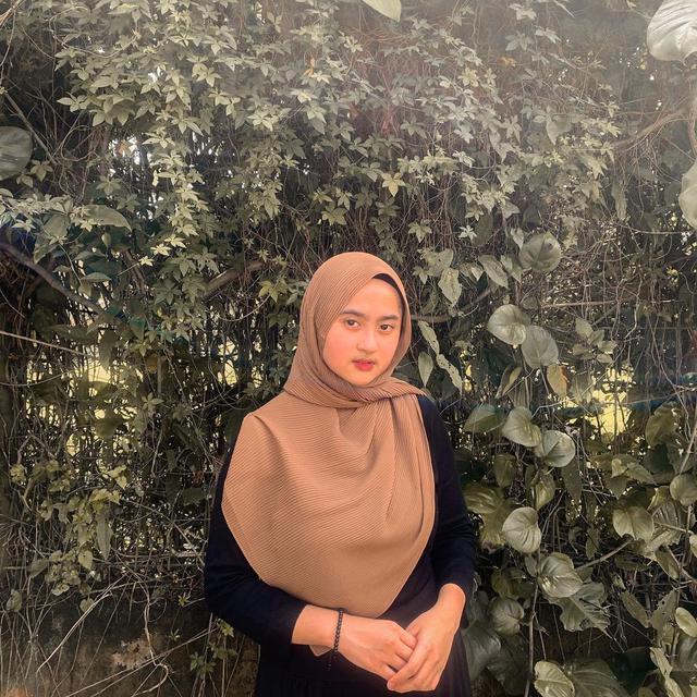 Jarang Tersorot, Ini 6 Potret Kayla Atmaja Cucu Mpok Atiek Sekaligus Anak Bebizie