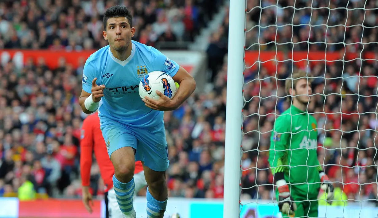 Selama 10 musim berseragam Manchester City mulai 2011/2012 hingga 2020/2021, ia total tampil 390 laga di semua ajang dengan torehan 260 gol dan 73 assist. Di Liga Inggris sendiri, ia merupakan pemain asing tertajam sepanjang sejarah dengan koleksi 184 gol. (AFP/Andrew Yates)