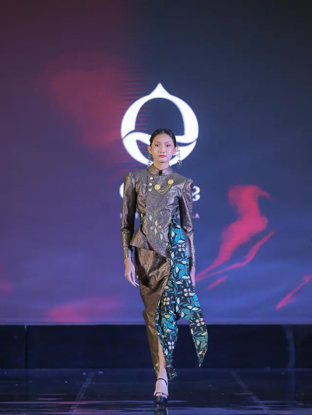 Elegansi Kebaya Kombinasi Batik Taliabu dari Olanye by Eko Tjandra, Terinspirasi dari Napoleon Bonaparte