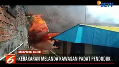 Akses jalan yang sempit serta kerumunan warga membuat petugas sempat terhambat menuju titik api.