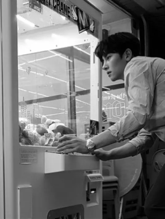 Serupa dengan pemikiran yang dimiliki seorang  Ji Chang Wook. Ia memiliki pandangan tersendiri terkait dengan wajib militer yang dijalani oleh setiap pria dewasa yang berada di Korea. (Instagram/jichangwook)