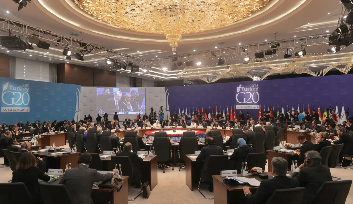 Suasana saat pembukaan G20 Antalya Summit di Antalya Turki, Minggu,(15/11).Indonesia melalui forum KTT G20 meminta negara-negara maju memberi contoh dan mendukung pengurangan emisi karbon di dunia. (Setpres)