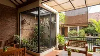 9 Model Teras dengan Kandang Burung, Perpaduan Gaya Modern dan Natural