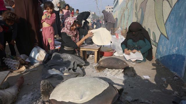 Pembuatan Roti Buat Pengungsi Palestina