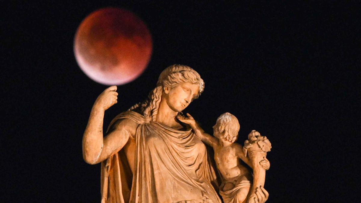 Kembali Hiasi Langit, Seperti Ini Penampakan Fenomena “Blood Moon” di Berbagai Negara