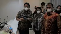 Menteri Kesehatan RI Budi Gunadi Sadikin meresmikan dan meletakkan batu pertama pembangunan pabrik obat anti virus milik PT. Amarox Pharma Global di Kawasan Delta Silicon 3, Cikarang Pusat pada Jumat, 14 Januari 2022. (Dok Kementerian Kesehatan RI)