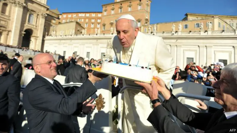 Paus Fransiskus berulang tahun. (BBC)