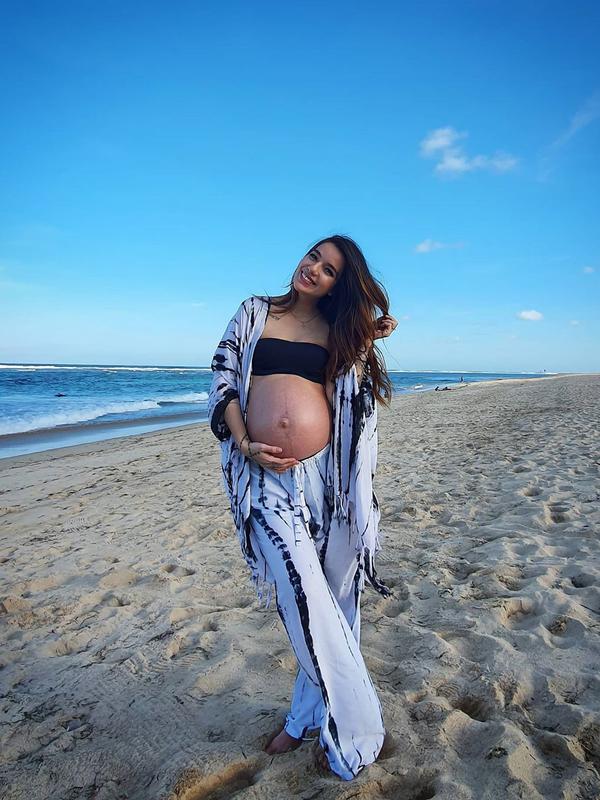 Hamil Anak Keempat, Ini 6 Potret Baby Bump Sheila Marcia Joseph. (Sumber: Instagram/itssheilamj)