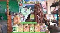 Herbal instan asal Desa Kesimen Pasuruan merupakan kreasi seorang ibu yang dirintis sejak 2000. (Liputan6.com/Dian Kurniawan)