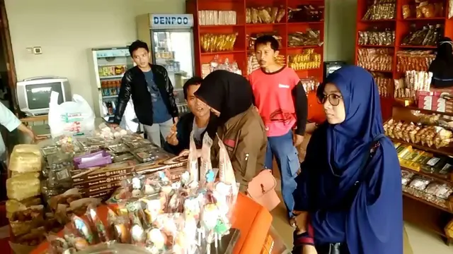 Pengunjung bisa memperoleh getuk Goreng Sokaraja dengan beragam varian rasa. (Foto: Liputan6.com/Muhamad Ridlo)