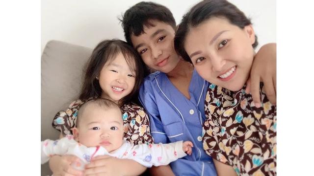 Jadi Sorotan Netizen, Ini 7 Potret Kebersamaan Sarwendah dan Anak-anaknya