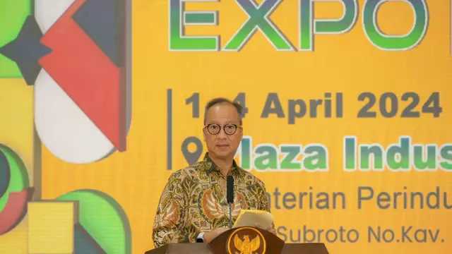 Menteri Perindustrian Agus Gumiwang Kartasasmita