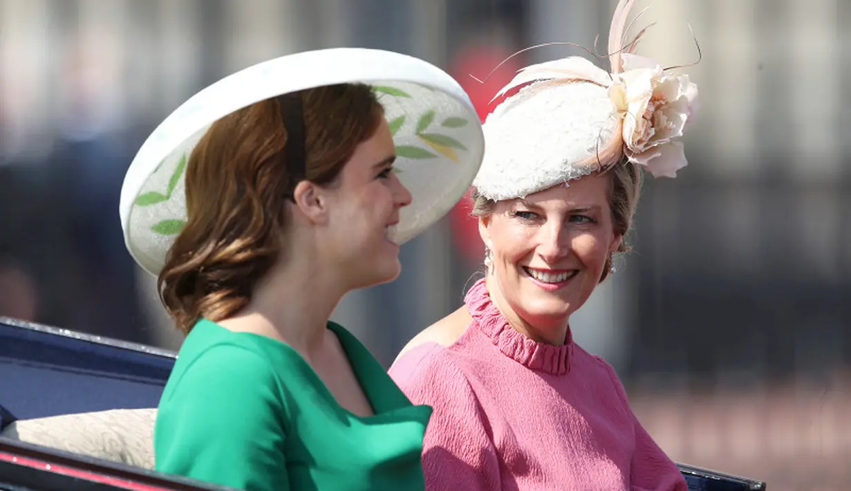 Puteri Eugine dan Sophie, Contess of Wessex pun turut hadir dalam perayaan tersebut. (PA Images/INSTARimages.com/Cosmopolitan)