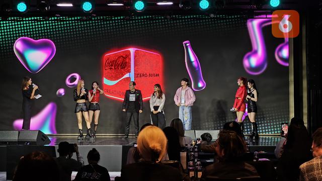 Tiga Orang Beruntung Nge-Dance Bareng ITZY di Peluncuran 'Coca-Cola K-Wave Zero Sugar' pada Selasa, 20 Februari 2024 (Foto: Aditya Eka Prawira/Liputan6.com/Seoul)