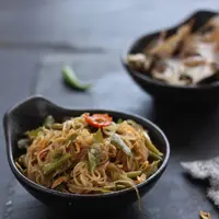 Ilustrasi soun goreng./Copyright shutterstock.com/g/winrosdaniar