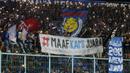 Aremania merayakan gelar juara Piala Presiden 2019 usai menaklukkan Persebaya Surabaya di Stadion Kanjuruhan, Jumat (13/4). Arema FC menang 2-0 atas Persebaya. (Bola.com/Aditya Wicaksana Wanyprahara)