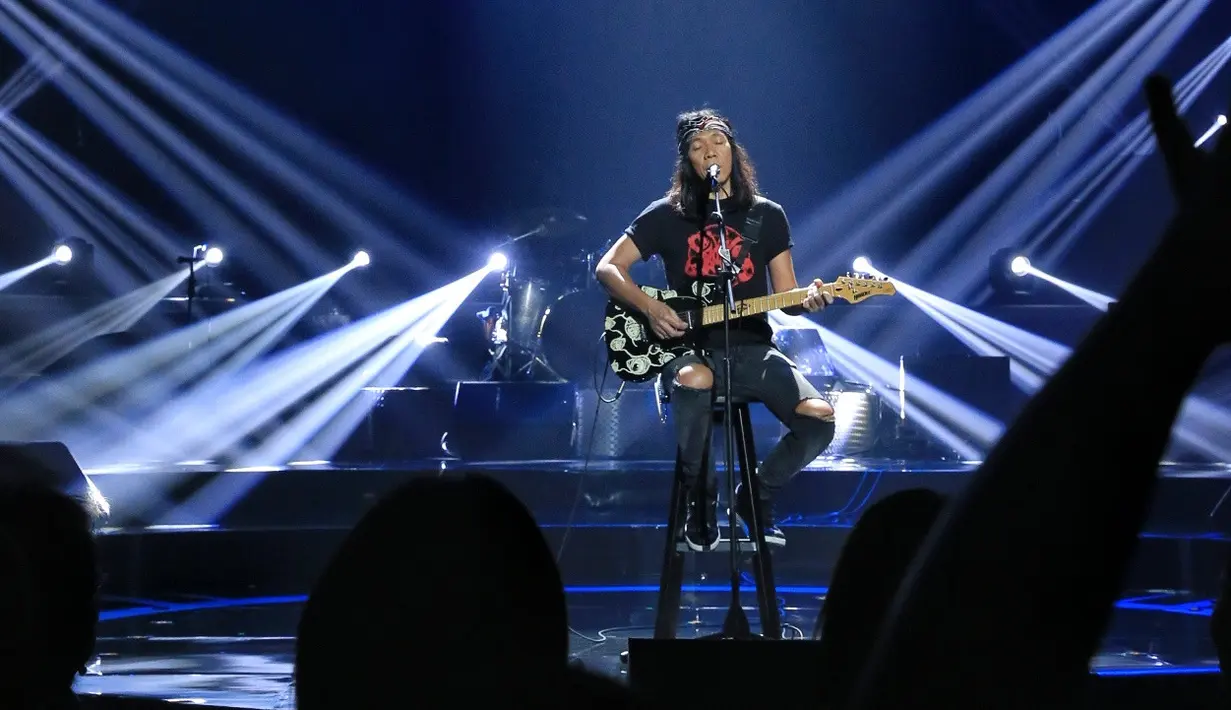 "Bahkan nggak ada slanknya, benderanya berkibar di mana-mana. Nah itu jadi inspirasi Via sih dalam berkarier," terangnya. (Adrian Putra/Bintang.com)