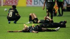 Kemenangan Bhayangkara FC yang sudah di depan mata akhirnya kandas dan hanya berbuah hasil imbang 2-2 saat meladeni tamunya Borneo FC dalam laga pekan ke-10 BRI LIga 1 2022/2023 di Stadion Wibawa Mukti, Cikarang, Selasa (13/9/2022). Adalah gol Andy Harjito di masa injury time babak kedua yang memastikan tim asuhan Widodo Cahyono Putro hanya meraup 1 poin dalam laga tersebut dan harus puas terlempar ke posisi 14 klasemen sementara. (Bola.com/M Iqbal Ichsan)