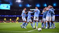 Pemain Manchester City melakukan selebrasi setelah Erling Haaland mencetak gol ke gawang Young Boys pada laga lanjutan Grup G Liga Champions 2023/2024 di Etihad Stadium, Manchester Inggris, Rabu (08/11/2023) WIB. (AFP/Oli Scarff)