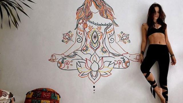 Pose Seksi Yoga Sophia Latjuba Ini Bikin Iri News 