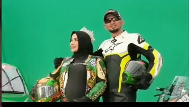 7 Potret Maternity Shoot Roro Fitria dengan Berbagai Tema, Menawan