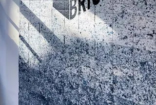 Inovasi berkelanjutan datang dari Prancis yang mengubah limbah tekstil jadi batu bata (@fab.brick)