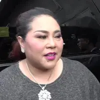 Nunung akan menghabiskan liburan menjelang tahun barunya bersama keluarga di Solo. Dikarenakan hanya mendapat liburan selama lima hari, keinginan Nunung untuk berkunjung ke Eropa, harus ditunda.