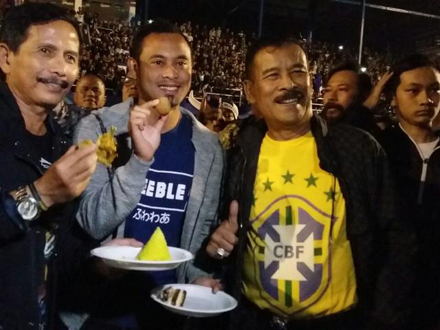 Umuh Muchtar Besok Ada Kejutan Untuk Bobotoh Di Hut Persib Indonesia Bola Com