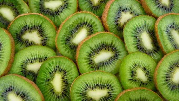 4 Manfaat Buah Kiwi untuk Kesehatan Tubuh dan Kulit