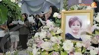 Detik-Detik Diana Nasution Dikebumikan, "Selamat Jalan Adik.."