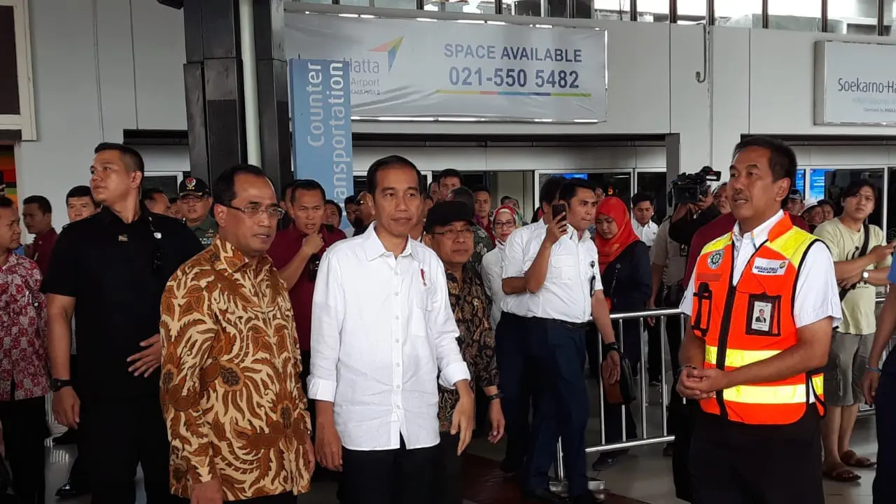 Presiden Jokowi mendatangi Terminal 1C Bandara Soekarno-Hatta, Kota Tangerang, Kamis (21/6/2018).