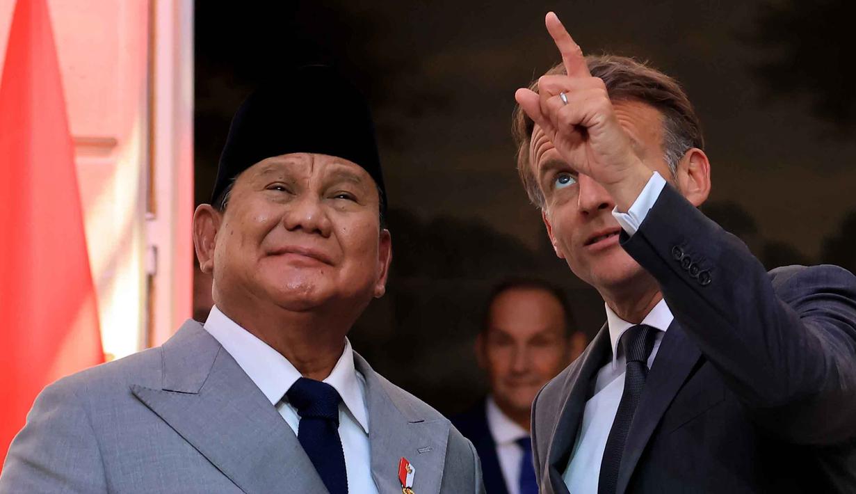 Presiden Prancis Emmanuel Macron (kanan) dan Presiden Republik Indonesia Prabowo Subianto saat konferensi pers bersama di Istana Kepresidenan Elysee, Paris, Kamis 28 Mei 2026. (Ludovic Marin/Pool Photo via AP)