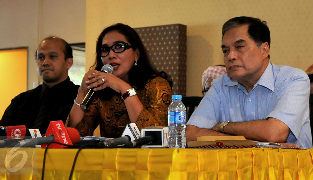 Keluarga Allya Siska Nadya  menggelar konferensi pers terkait kasus Klinik chiropractic di Laguna Istora Senayan, Jakarta, (08/01). Allya meninggal setelah diduga adanya malpraktek yang terjadi di klinik Chiropratic First. (Liputan6.com/Faisal R Syam)