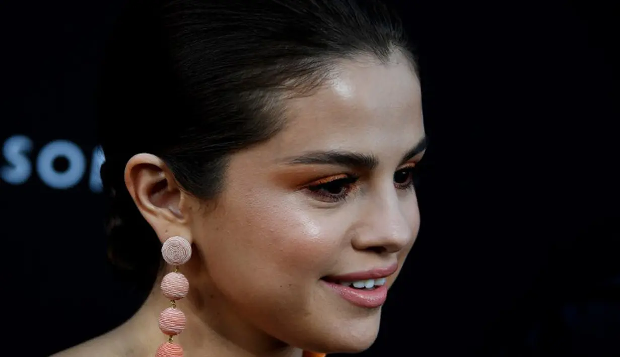 Tidak hanya untuk Selena, namun menurut Mandy hal ini juga akan terjadi pada siapapun yang beristirahat sejenak dari rutinitas hari-harinya. Ia pun mengakui, pekerjaan anaknya berada pada dunia yang sangat sibuk. (AFP/Bintang.com)