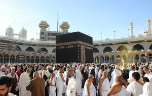 6 Bacaan Doa ketika Berada di Depan Ka'bah sesuai Sunnah, Momen Mustajab Penuh Berkah