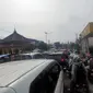 Cianjur menuju Jakarta di Jalan Raya Puncak, Kabupaten Bogor macet parah pada Senin sore (25/12/2023). (Liputan6.com/ Achmad Sudarno)