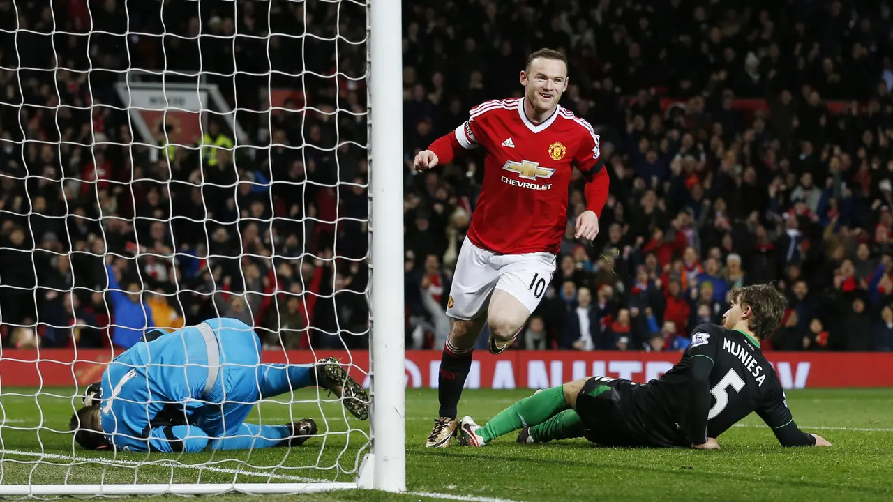 MU Kalahkan Stoke