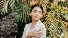 Gadis yang akrab disapa Lea atau Clara ini sedang meniti kariernya di dunia hiburan Tanah Air. Kini, sosoknya pun makin dikenal usai ia tampil dalan beberapa judul sinetron. (Liputan6.com/IG/@ciarachelfx)