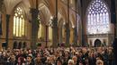  Kamis (7/8/14), di Katedral St Patrick diadakan ibadah untuk mengenang 38 warga Australia yang tewas dalam tragedi MH17. (REUTERS/Graham Denholm/Pool)