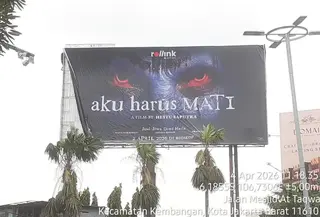 Billboard Film 'Aku Harus Mati' Diturunkan Pemprov DKI (Satpol PP DKI Jakarta)