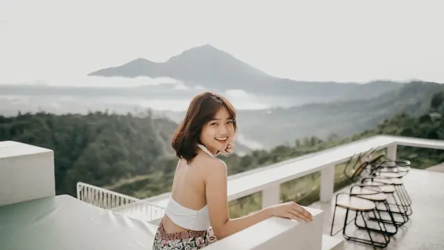 6 Potret Penampilan Fuji Ini Pernah Jadi Sasaran Kritik, Disebut Terlalu Terbuka
