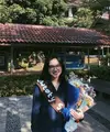 Wajah bahagia nan lega terlihat dari paras Rachel Amanda yang kini sudah berhasil menyelesaikan pendidikan Strata 1nya di Fakultas Psikologi, Universtas Indonesia. (Instagram/auroramanda)
