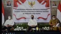 Presiden RI Joko Widodo ketika memberikan arahan kepada Gubernur serta Forkopimda Jawa Barat dan Bupati/Walikota se-Jawa Barat di Teras Pendopo Kabupaten Kuningan, Selasa, 31 Agustus 2021. (Foto: Istimewa)