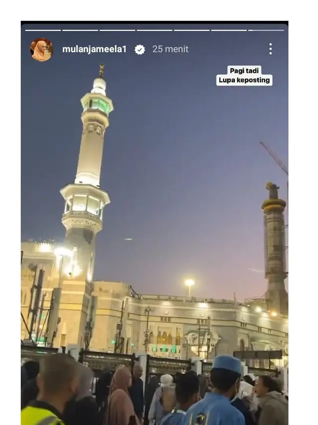 7 Momen Mulan Jameela Jalani Umroh, Penampilan Bercadar Curi Perhatian