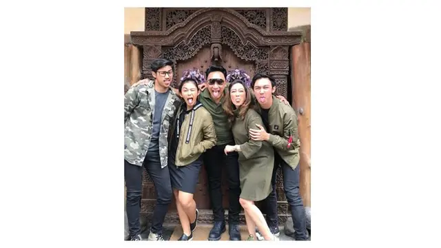 Bak Saudara Kembar, Ini 6 Potret Kebersamaan Caesar Hito dan Adiknya