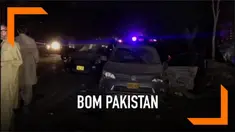 Empat orang polisi Pakistan tewas setelah menjadi korban ledakan bom yang menempel pada sebuah motor.