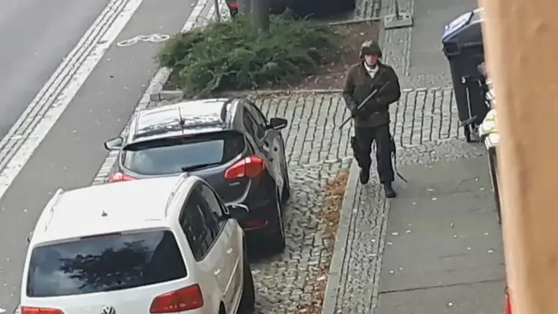 Pelaku Penembakan Sinagoge Jerman Tertangkap Kamera