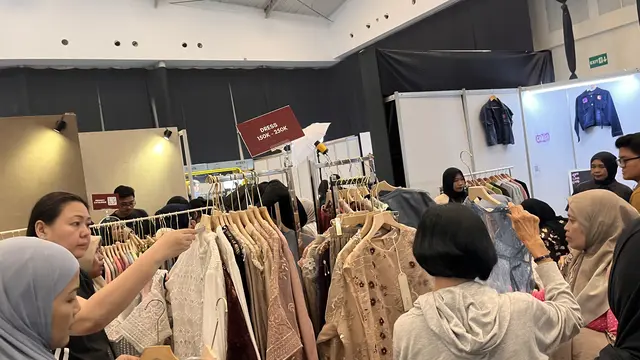 Berburu baju lebaran diskon di Gema Ramadan 2025